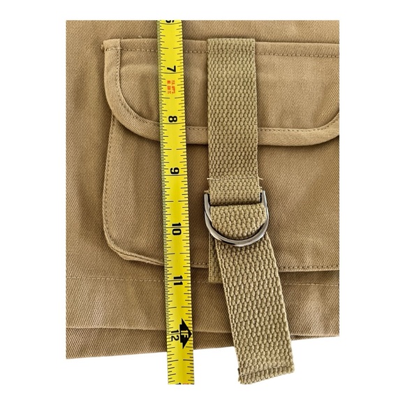 EDIKTED Janelle Low Rise Cotton Cargo Miniskirt in Beige a
New 32”w X 12” L - Picture 9 of 14